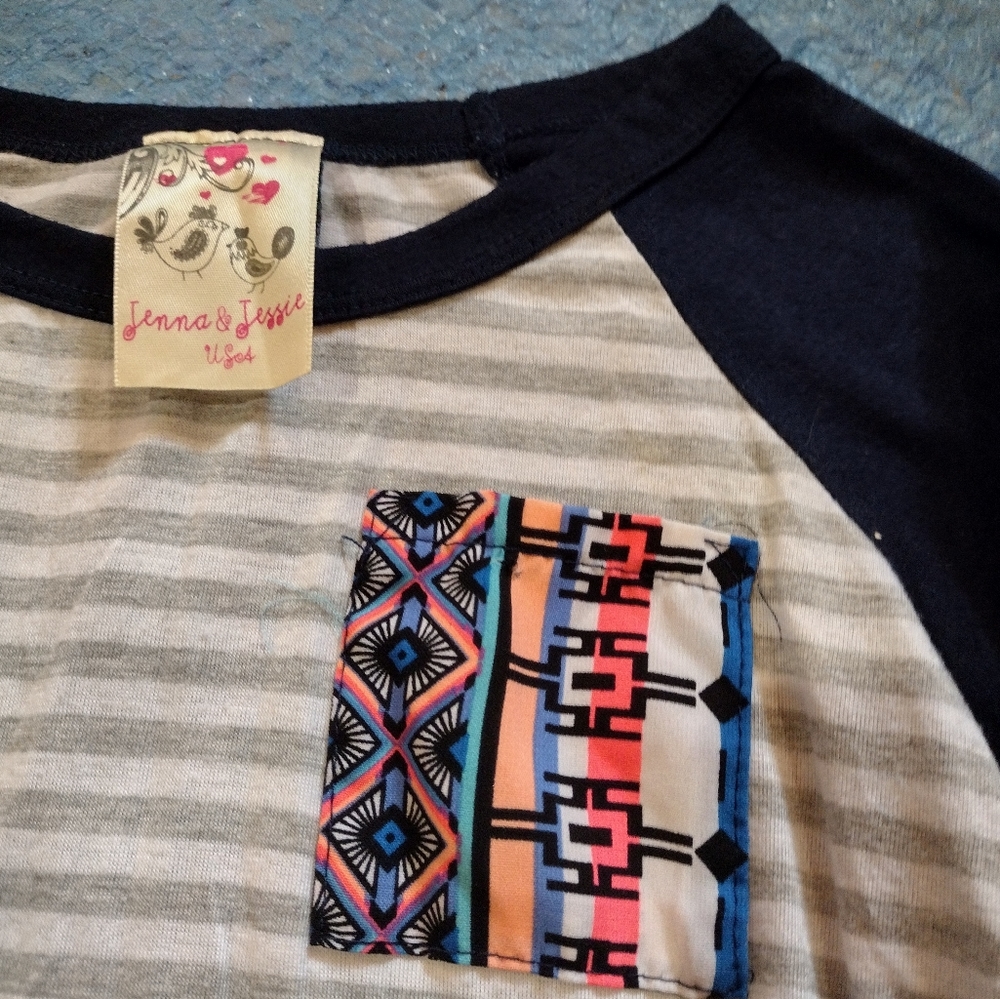 Shirt - Picture 2 of 4
